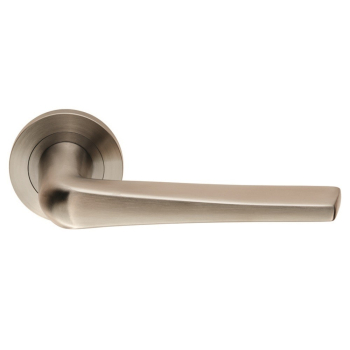 Carlisle Brass Eurospec Steelworx SWL1160SSS Plaza Lever on Round Rose Carlisle Brass Eurospec Steelworx SWL1160SSS Plaza Lever on Round Rose