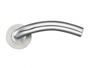 STAINLESS STEEL ARCHED LEVER ON ROUND ROSE ZCS040SS