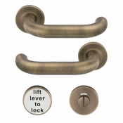 EUROSPEC LIFT TO LOCK LEVER SET WITH RELEASE ANTIQUE BRASS